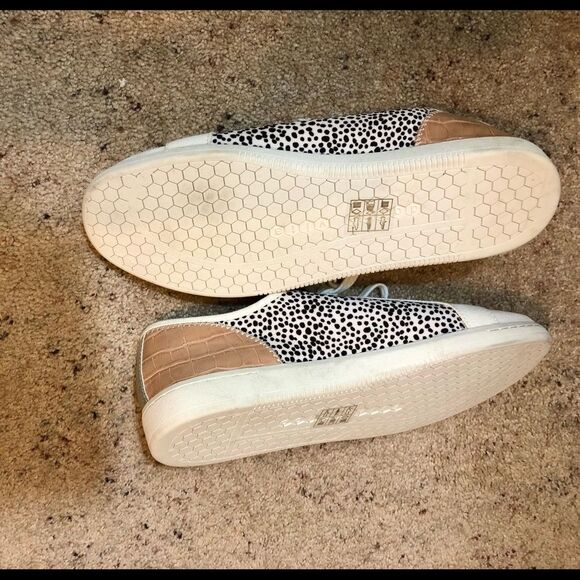 Like new fun cloth shoes by Dolce Vita size 9.5 - Picture 5 of 5